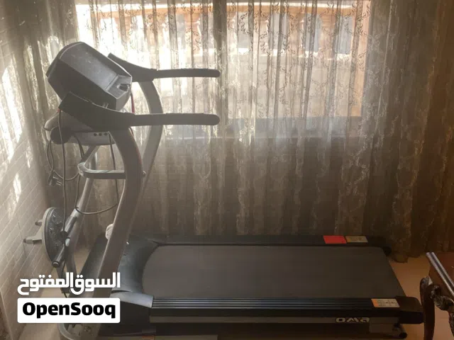 للبيع جهاز ركض رياضي نوعيته OMA