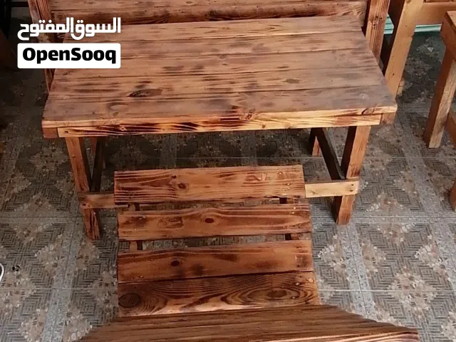 كراسي وطاولات للبيع