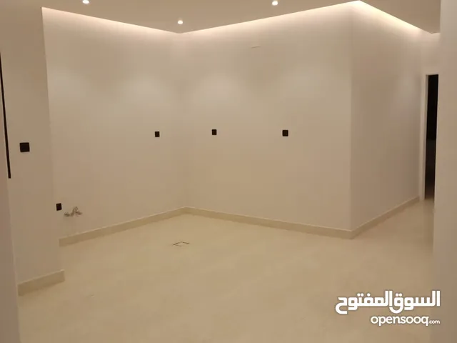 شقة فاخرة للايجار الرياض حي الياسمينالمساحه 180 م مكونه من  3 غرف نو