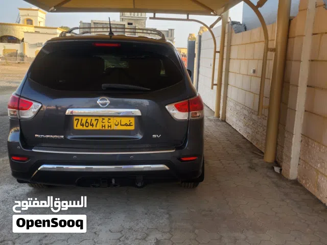Used Nissan Pathfinder in Al Batinah