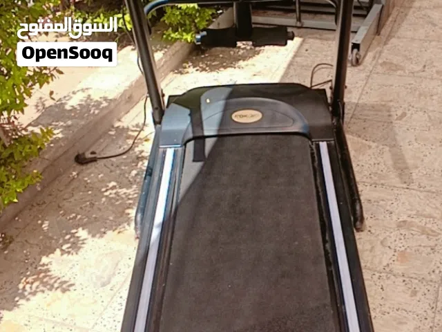 جهاز جري استخدام منزلي نضيف جدا وزن يتحمل 140كيلو