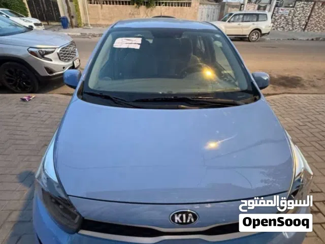 2020 كيا بيكانتو Standard
