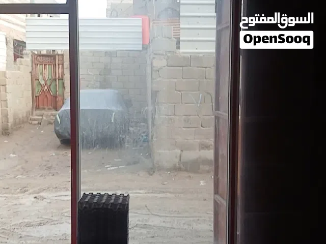 رفوف الطول ..9 .متر ..جمخانات عدد ..2..طول الوحده ..متر ونص سلات جبس حديد عدد ..2..وحده البلاستك