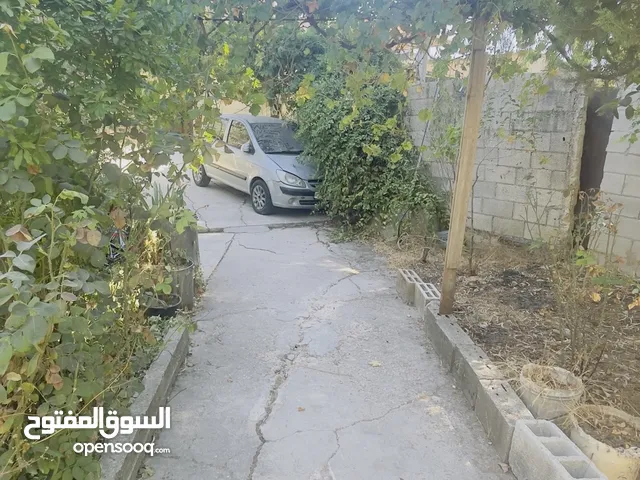 135 m2 4 Bedrooms Townhouse for Sale in Nablus Huwara