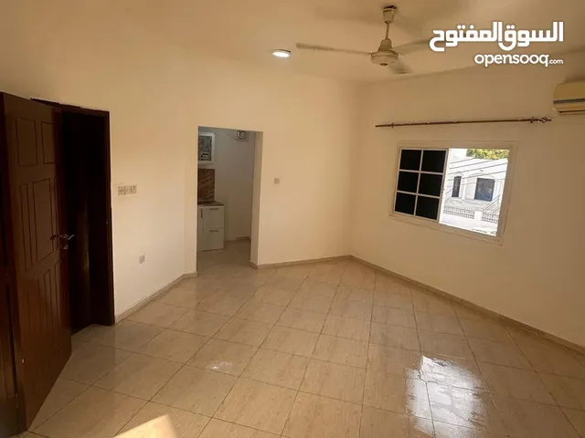 For rent: Studio, room, bathroom and kitchen, without furniture غرفه وحمام ومطبخ بدون فرش