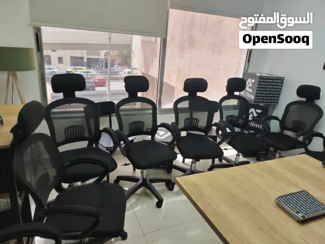 كراسي مكتب بحالة ممتازة جداً