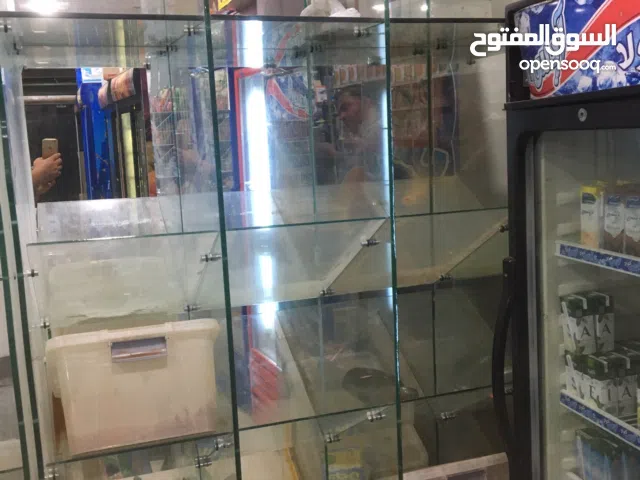 فترينات زجاج لعطرية