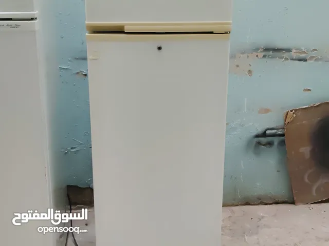 نبيع ثلاجه دايو 14 بحاله حجم صغير بحاله جيده معا التوصيل والكفاله