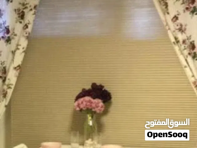 برداية لون بيج غامق سحب