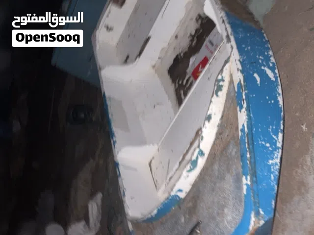 قارب صغير مع مكينة 5يامها