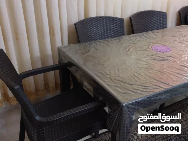 طاولة راتان للبيع