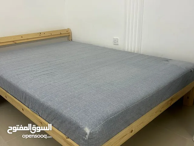 سرير خشبي مستعمل من IKEA مع مرتبة – حالة جيدة وسعر ممتاز 200 درهم