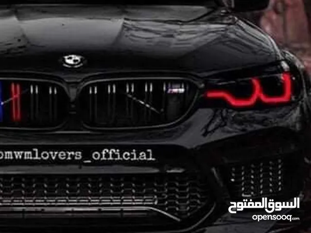 السلام عليكم محتاج سياره اصعد بيها سايق اكون ممنون