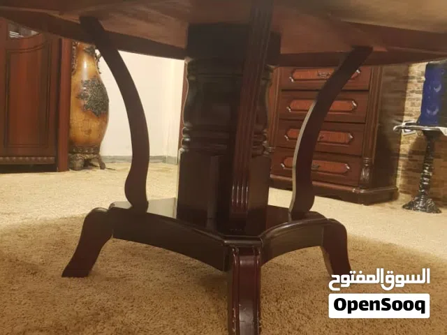 طاولة استعمال بسيط