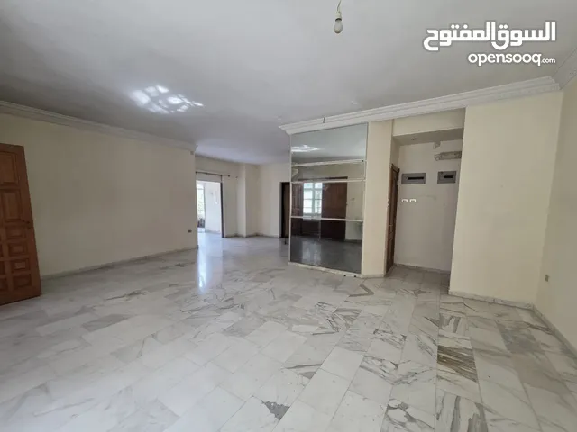 شقه ارضيه مع حديقه للبيع في الصويفيه - ref : 14603