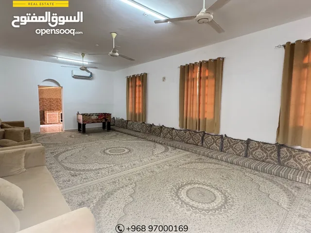 استراحة للبيع بموقع مميز قريبة جدا من مسقط