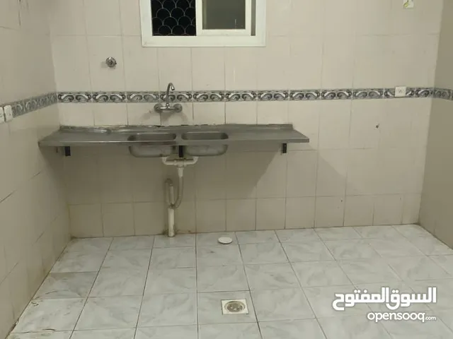 227 m2 5 Bedrooms Apartments for Rent in Al Madinah Ad Difa