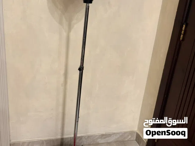 ستاند ولعبة ملاكما بحالة جيدة