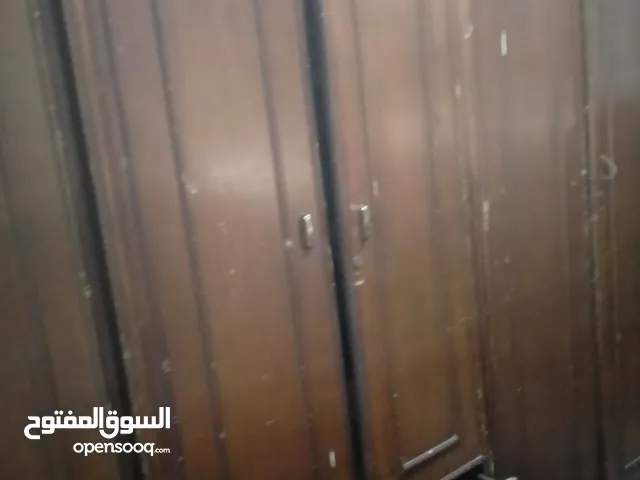 غرفة نوم خشب لاتيه ثقيلة مافيها تكسير بحاجه الى صيانه مع فرشة مجوز ثقيلة