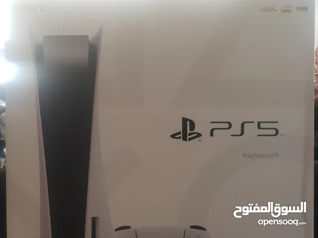 PS5 مستعمل ب الكرتون مع يد الوكاله بسعر حلو