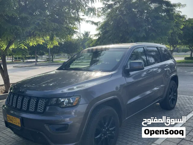 Used Jeep Grand Cherokee in Dhofar