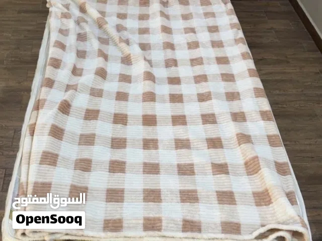 تسريحه وسرير للبيع