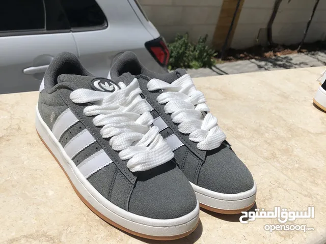 38 Sport Shoes in Amman