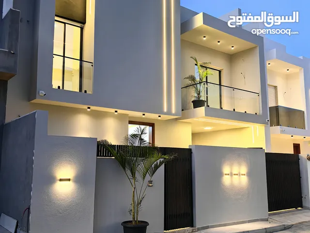 330 m2 More than 6 bedrooms Villa for Sale in Tripoli Al-Serraj
