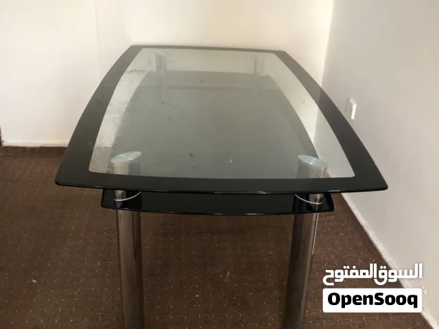 للبيع طاولة قزاز بدون كراسة