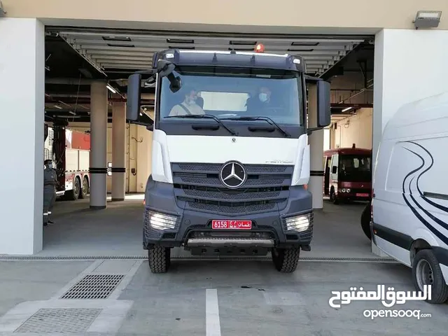 Tractor Unit Mercedes Benz 2022 in Al-Ahsa