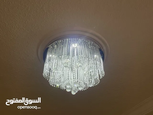 ثريا متعددة الألوان – بحالة الوكالة