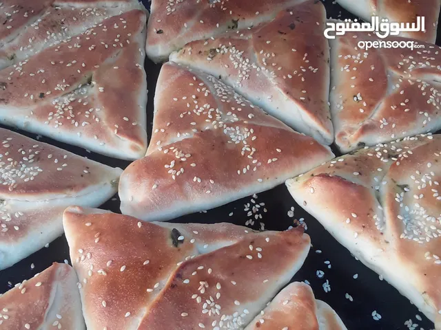 معجنات جميع الاصناف دونات كروسان على استعداد لتلبيت جميع الطلبيات