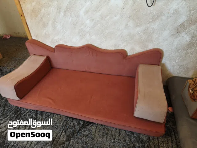 جلسة عربية وسجادة بسعر البلاش