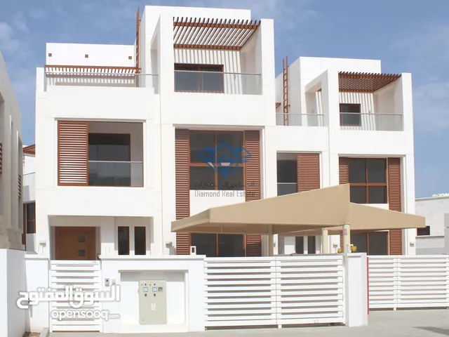 #REF810    Beautiful 4 Bedrooms+Maid room Townhouse For Rent in Rabiat al qurum