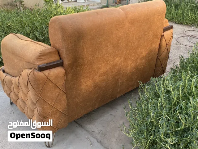 قنفه جديده مابيها شي رجلها حديد تخبل