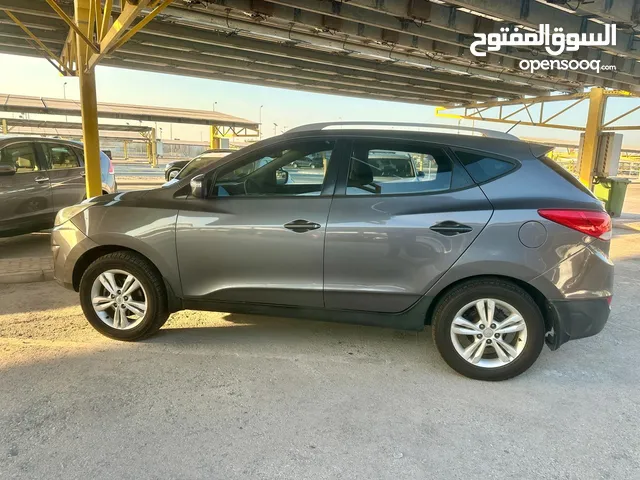 Hyundai Tucson 2013 2.0L full option for sale..