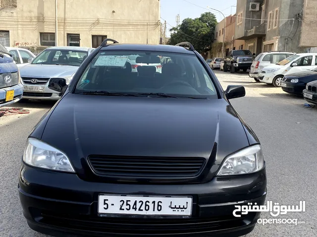 Opel Astra 2000 in Tripoli