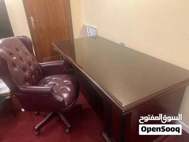 طاوله وكرسي ومعداتهم