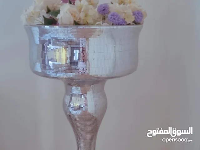 مرآة كبيرة ومعاها فازه