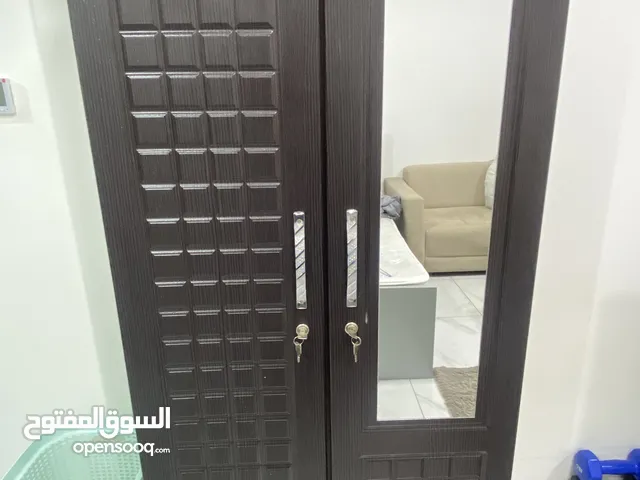 خزانة عدد 2 و تخت عدد 2