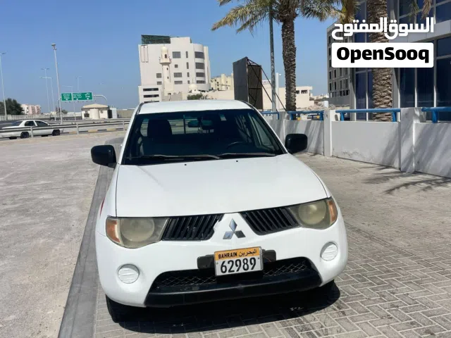2007 Mitsubishi l400