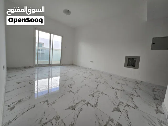جديده_نظام دخول بالكارت_بلكونه باطلاله مميزه_خزائن بالحائط_غرفه ماستر