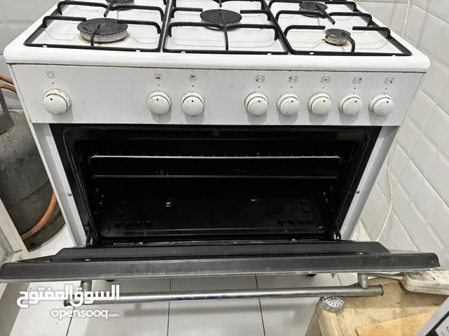 Gas cooker with Oven