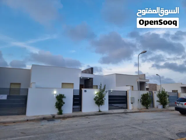عقار للبيع مساحة الارض 200م المسقوف 175م (اقراء الوصف)