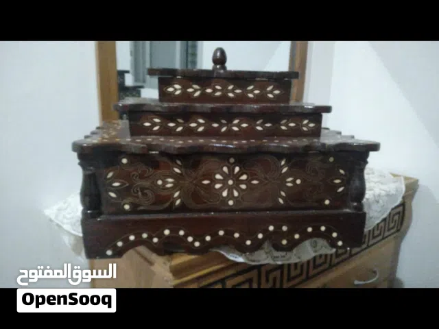 صندوق منقوش بالسلك و العم