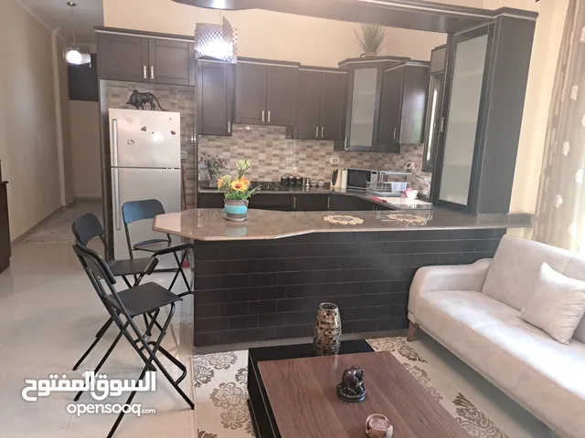 شقة مفروشة سوبر دلكس المصايف الردانا بالقرب من مجمع رام الله الترويحي