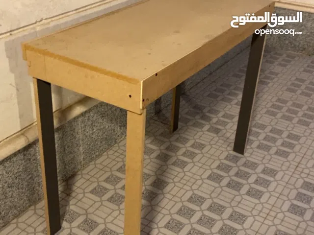طاولة خشب تنفع للمكتب والقيمنق