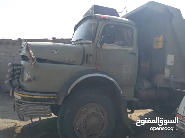 قلاب مرسيدس موديل 83. نضيف متفاقد من والا 28