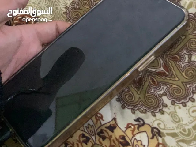 متاح 12برو ماكس 256