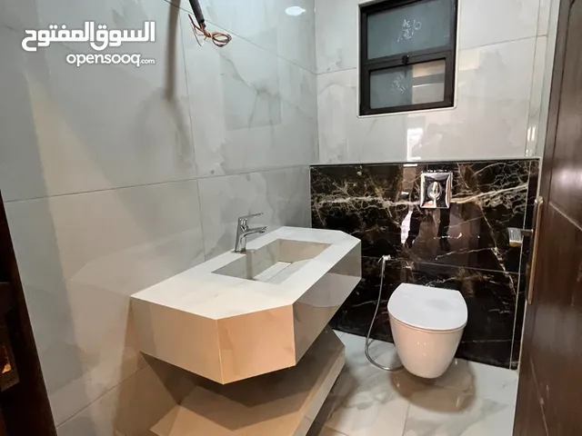 170 m2 3 Bedrooms Apartments for Sale in Amman Dahiet Al Ameer Ali